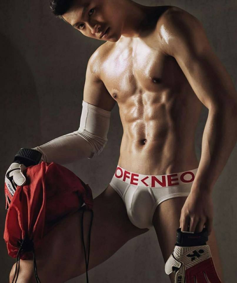 hot male 329 (18+)