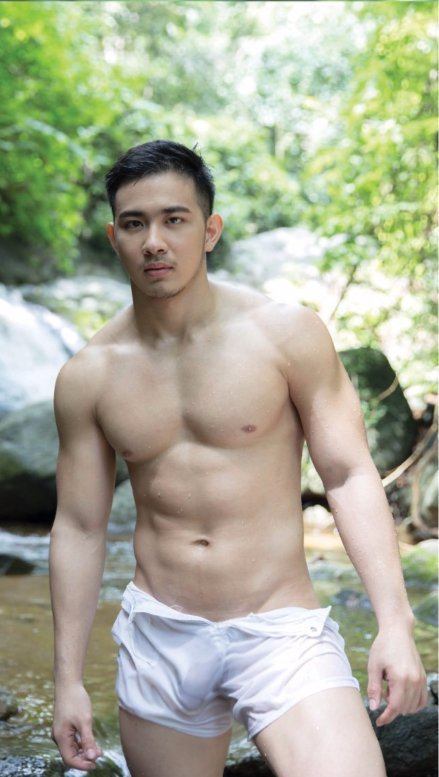 hot male 329 (18+)