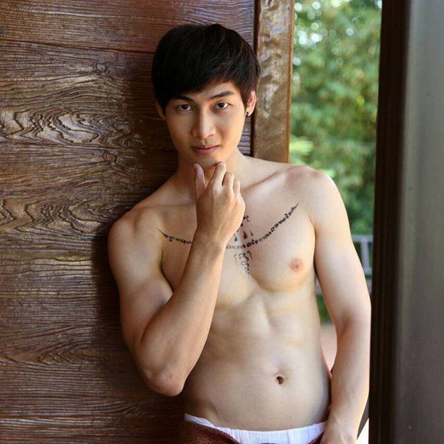 ขาวแซ่บ