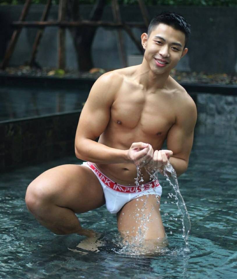 hot male 330 (18+)