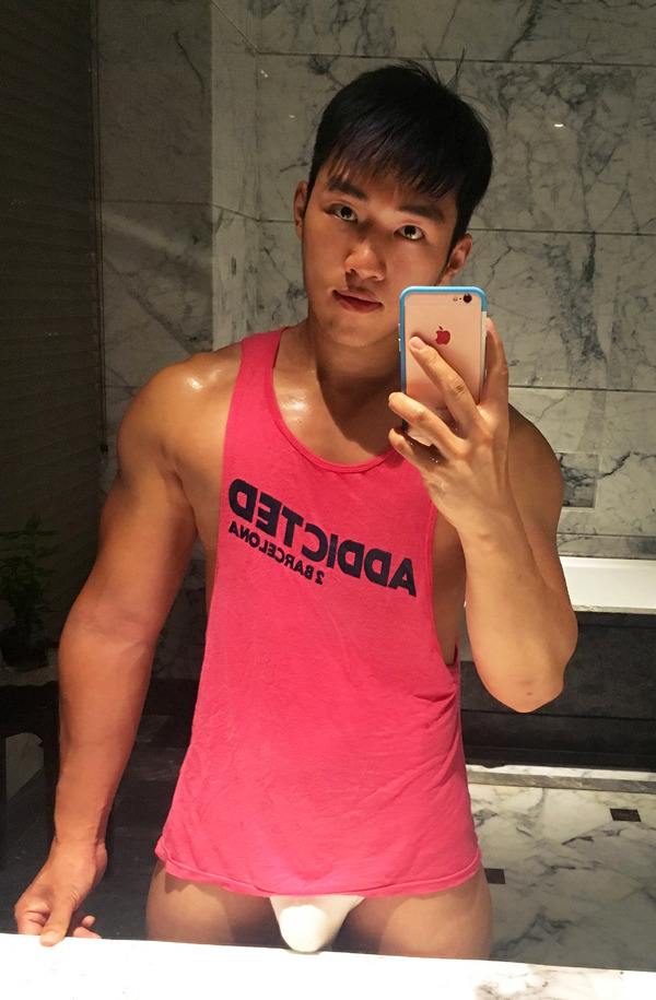 hot male 334 (18+)
