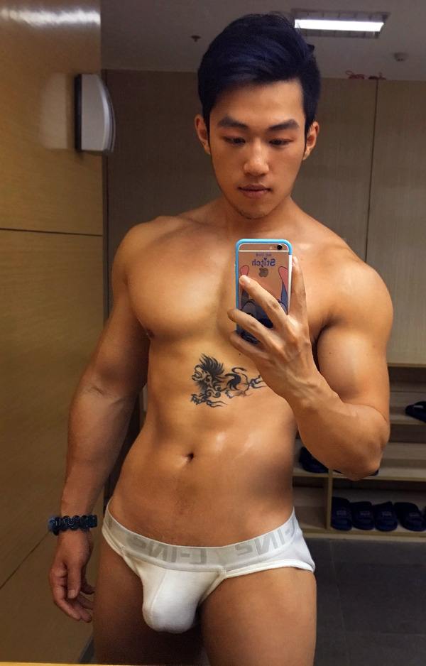 hot male 334 (18+)