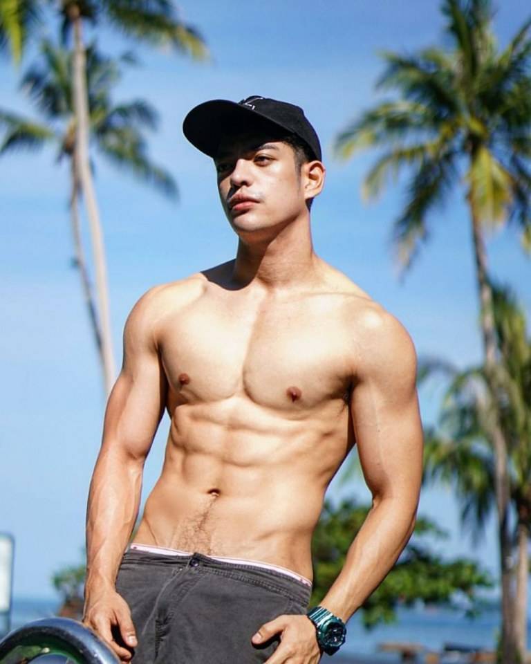 hot male 334 (18+)