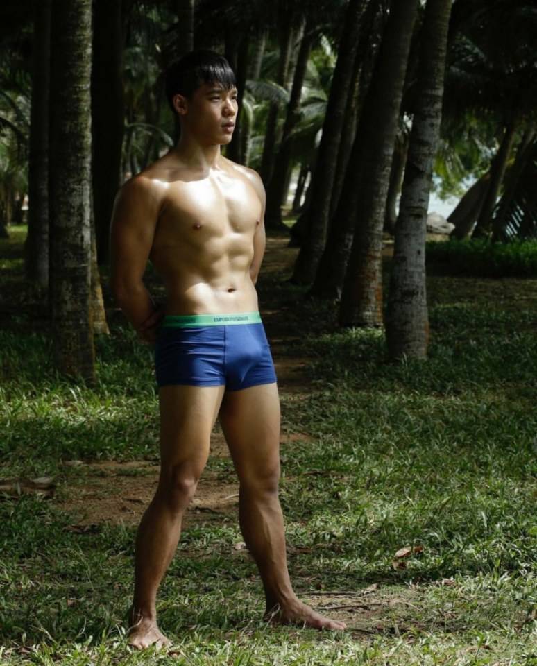 hot male 336 (18+)