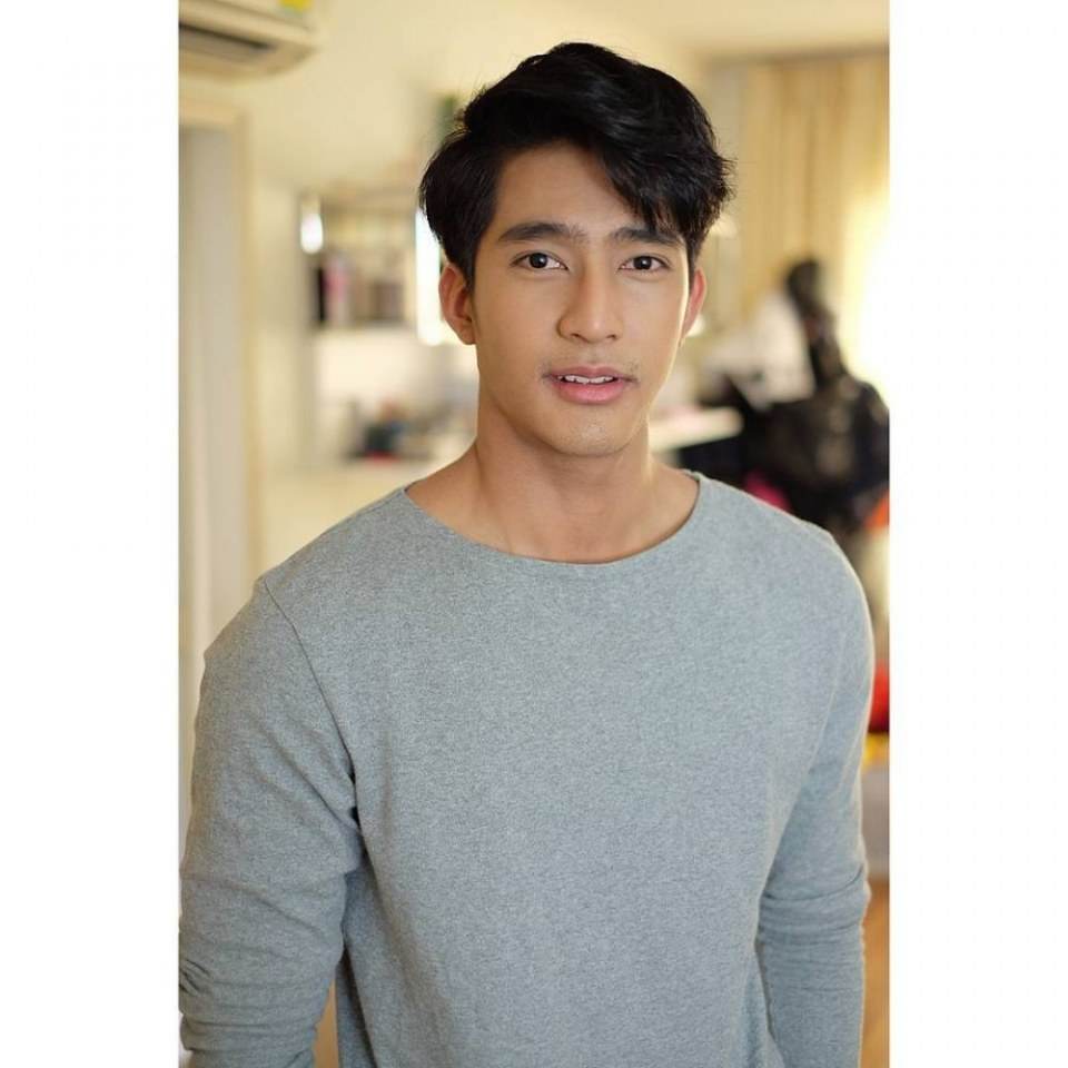 ถ้าได้เจ้ามาเป็นสามีข้อยจะยิ้มปรีทังคืนทังวัน// เอิร์ธ พีรพัฒน์ วัฒนเศรษสิริ