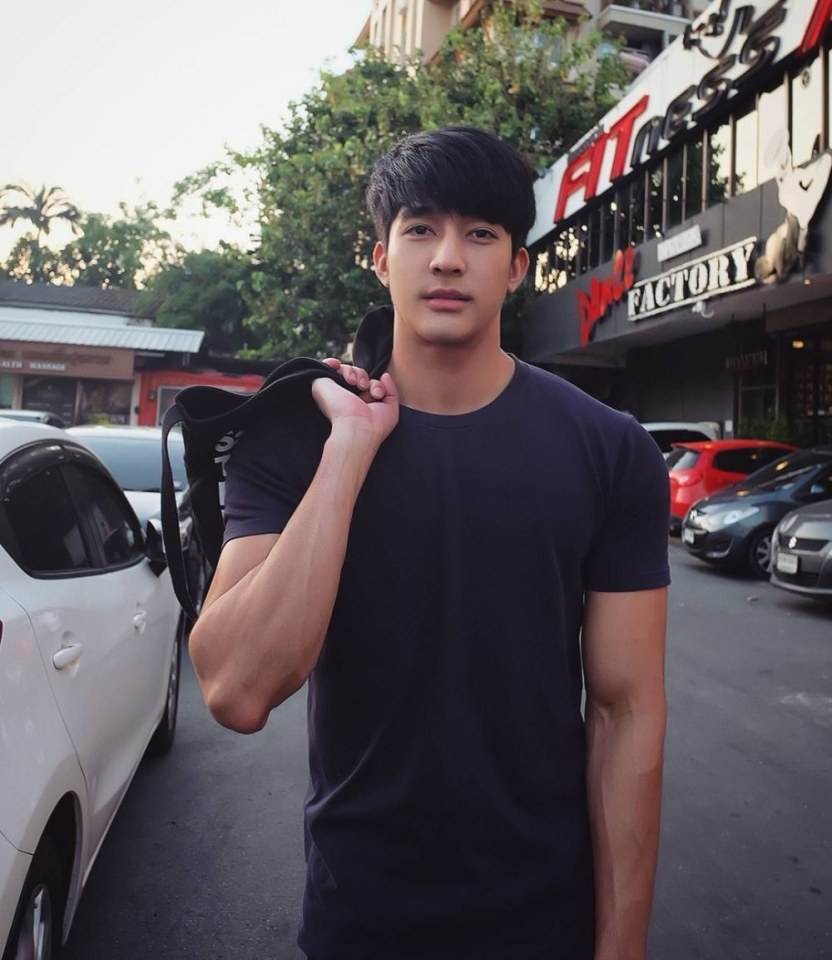 ถ้าได้เจ้ามาเป็นสามีข้อยจะยิ้มปรีทังคืนทังวัน// เอิร์ธ พีรพัฒน์ วัฒนเศรษสิริ