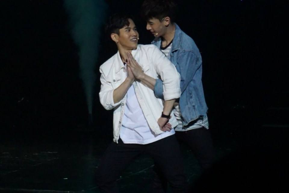 ทิวเดย์ เรือลำนี้ จะอยู่หรือจะหล่ม มีไผตอบได้บ่สายวาย
