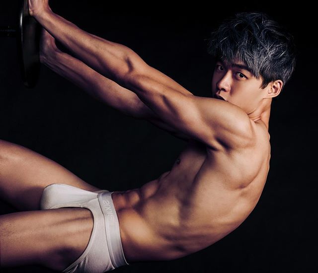 Hot guy in underwear 306