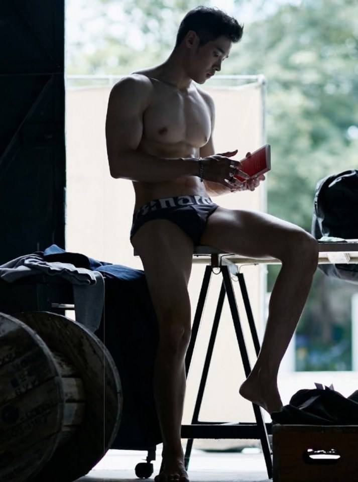 Hot guy in underwear 306