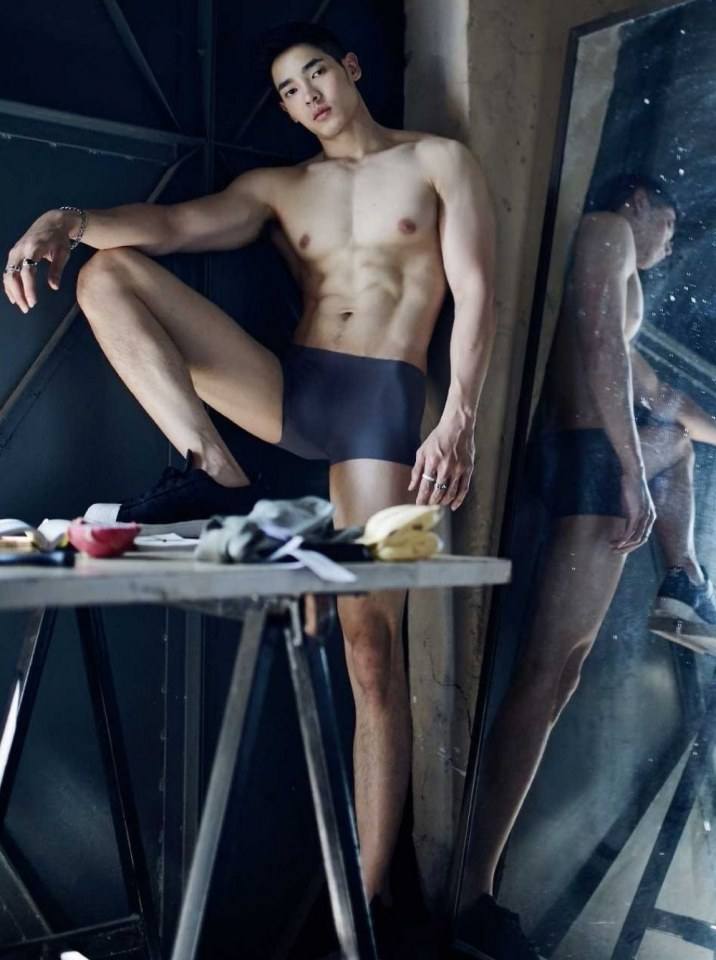 Hot guy in underwear 306