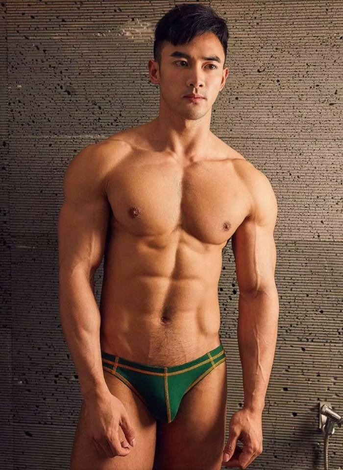 hot male 337 (18+)