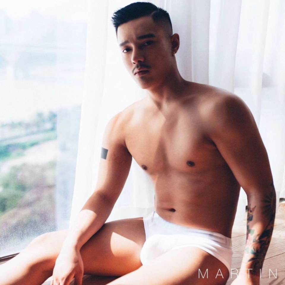 hot male 337 (18+)
