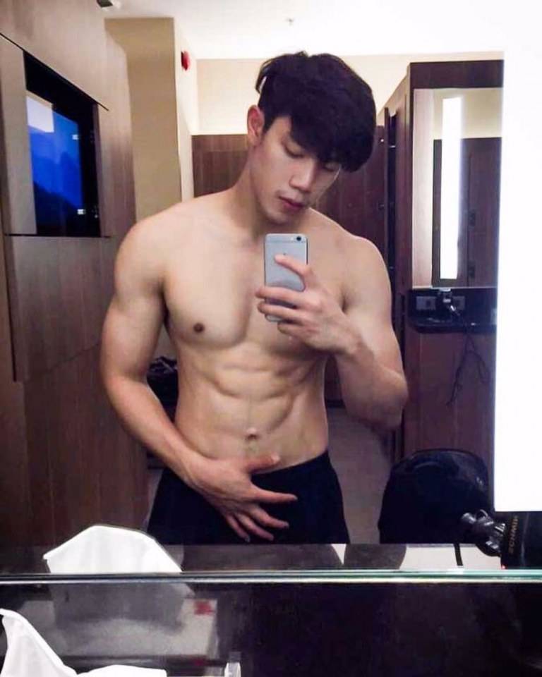 ผู้ชายผมดก 2,443