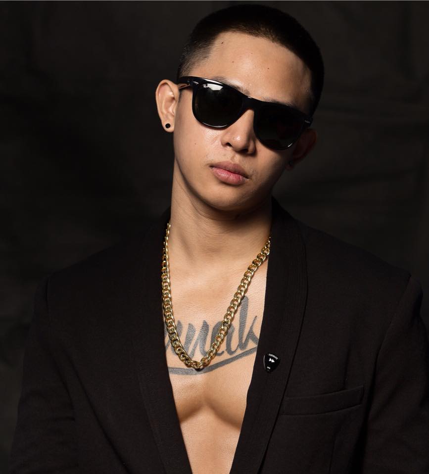 หนุ่มหล่อขึ้นปก 12
