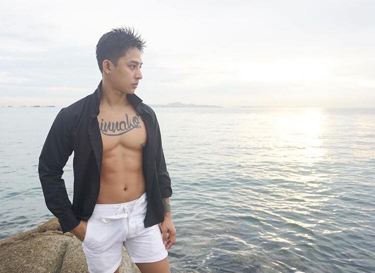 หนุ่มหล่อขึ้นปก 12
