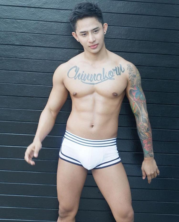 หนุ่มหล่อขึ้นปก 12