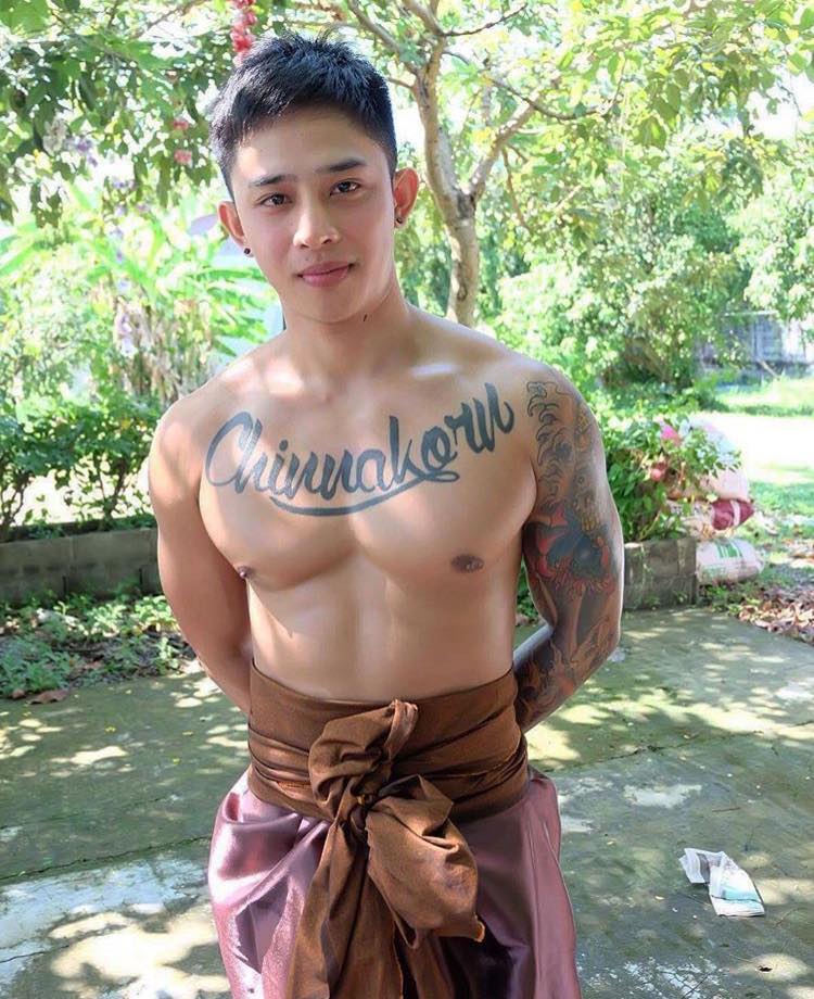 หนุ่มหล่อขึ้นปก 12