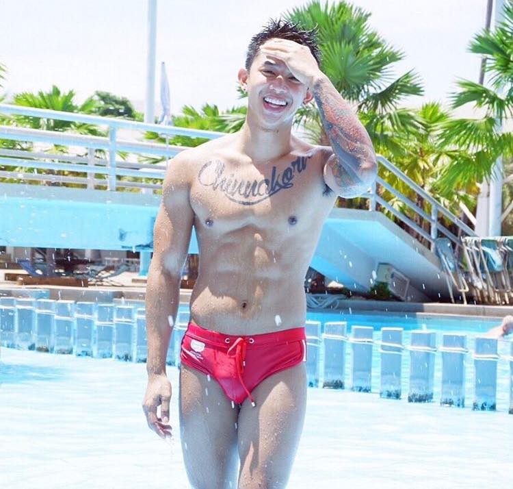 หนุ่มหล่อขึ้นปก 12