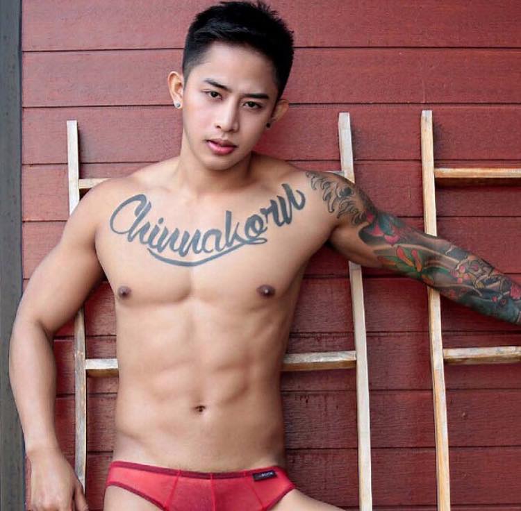 หนุ่มหล่อขึ้นปก 12