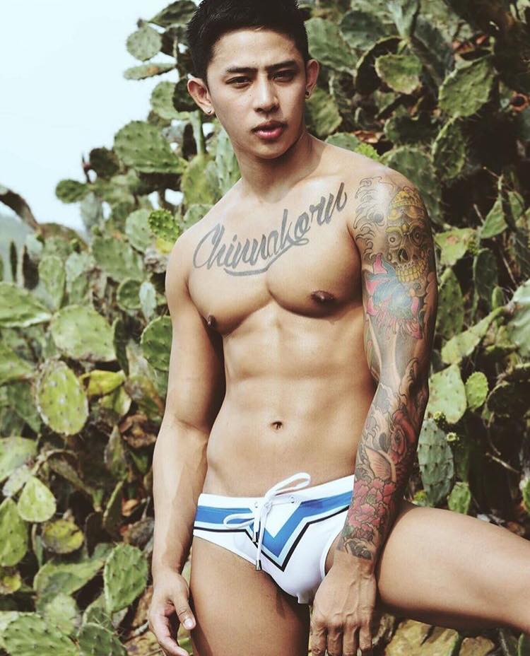 หนุ่มหล่อขึ้นปก 12