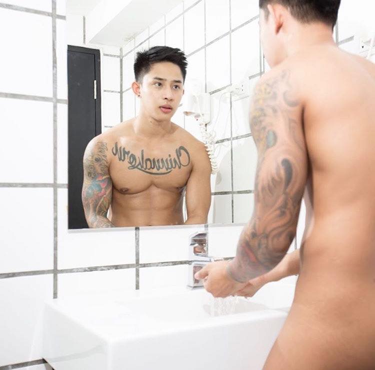 หนุ่มหล่อขึ้นปก 12
