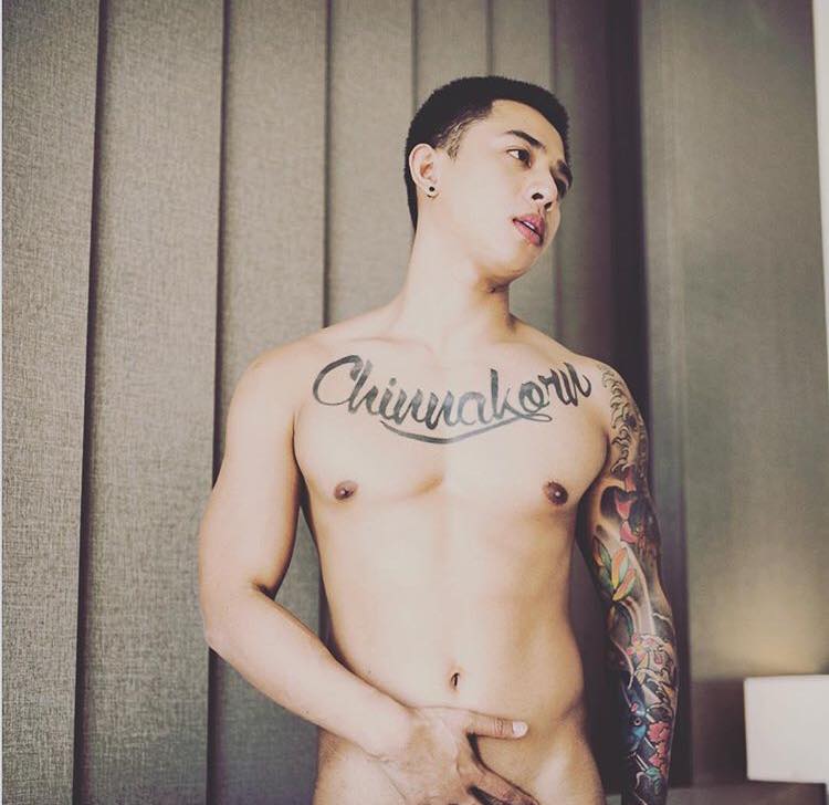 หนุ่มหล่อขึ้นปก 12