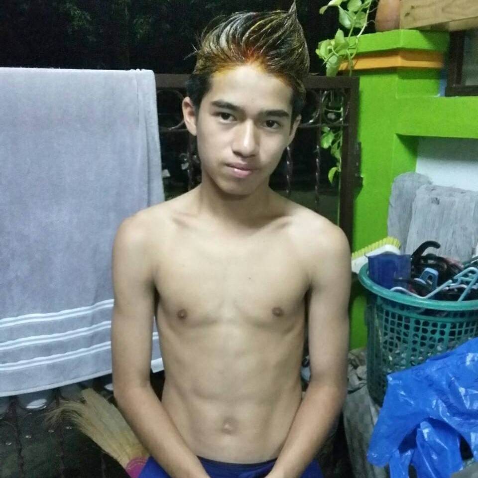 ผู้ชายยามค่ำคืน 2,448