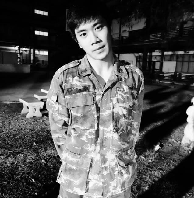 ผู้ชายยามค่ำคืน 2,448