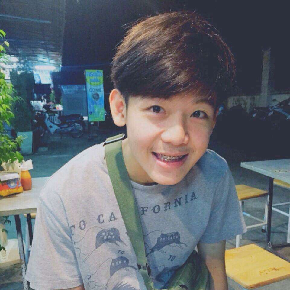 ผู้ชายยามค่ำคืน 2,448