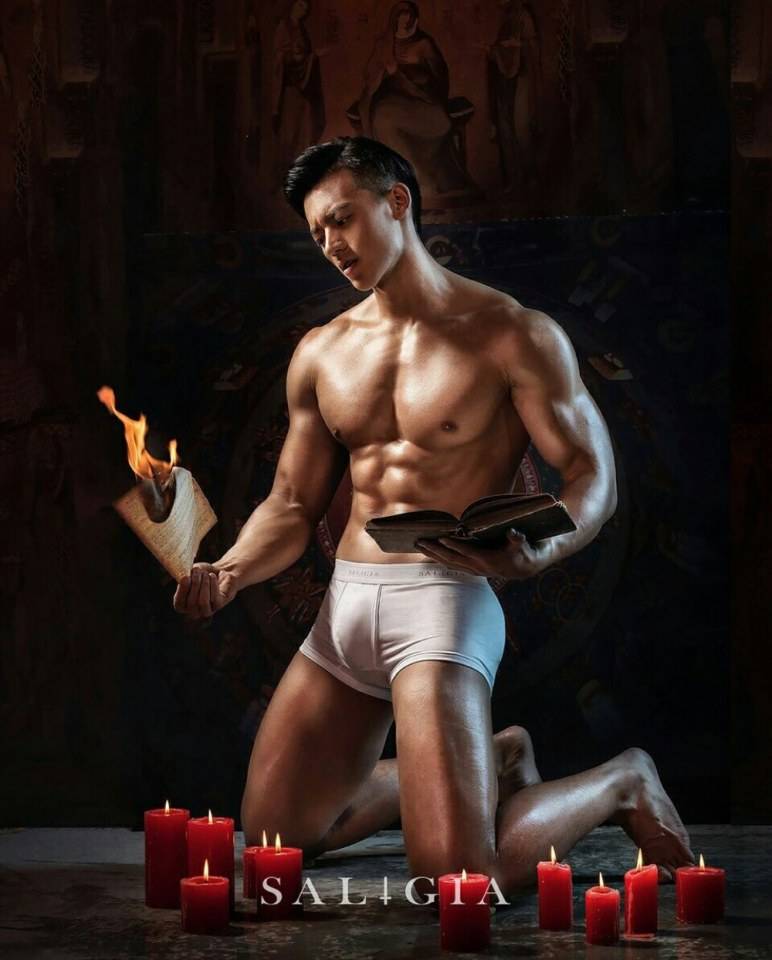 hot male 338 (18+)