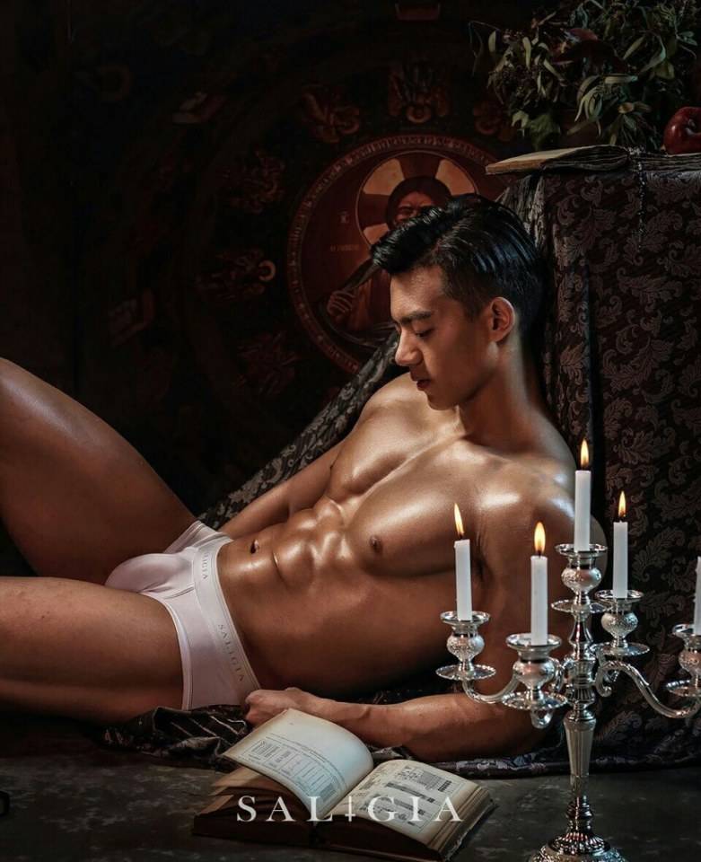 hot male 338 (18+)
