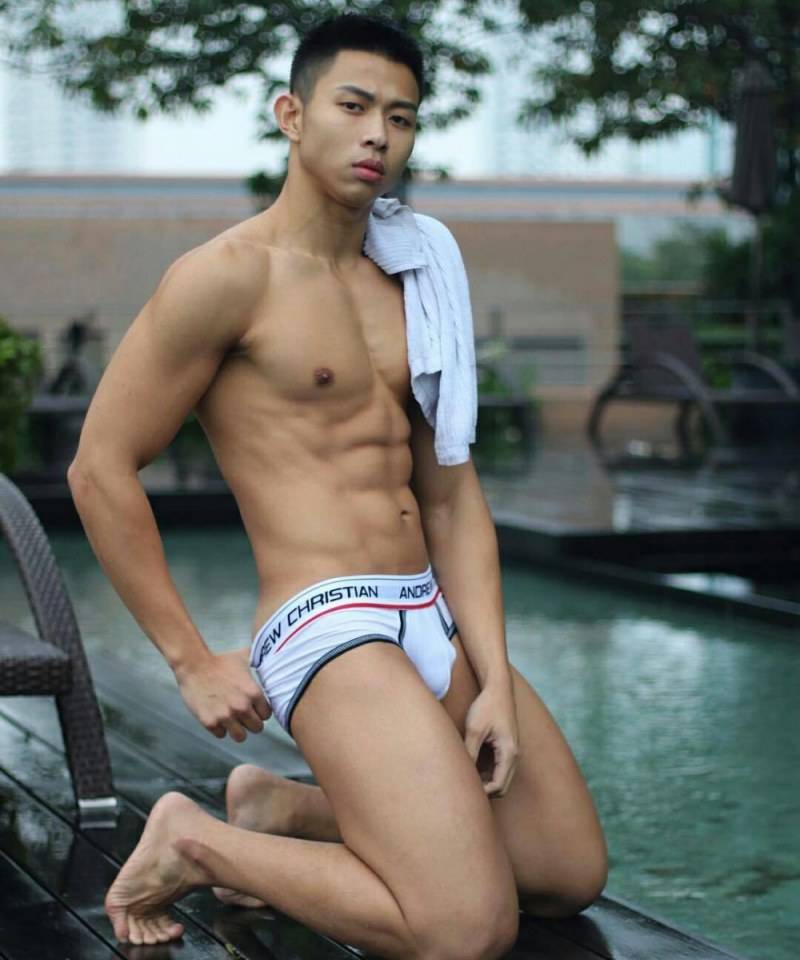 hot male 338 (18+)