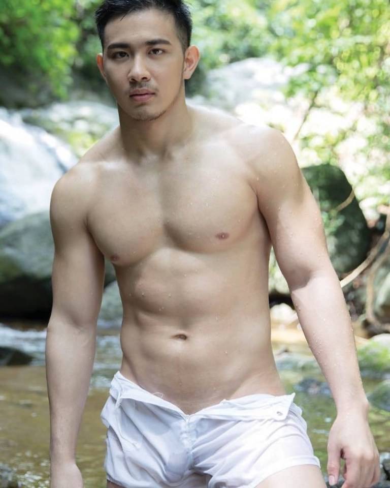 hot male 338 (18+)