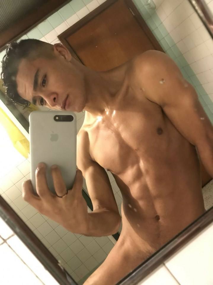 hot male 339 (18+)