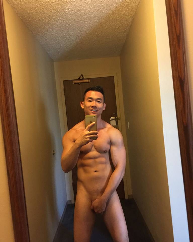 hot male 339 (18+)