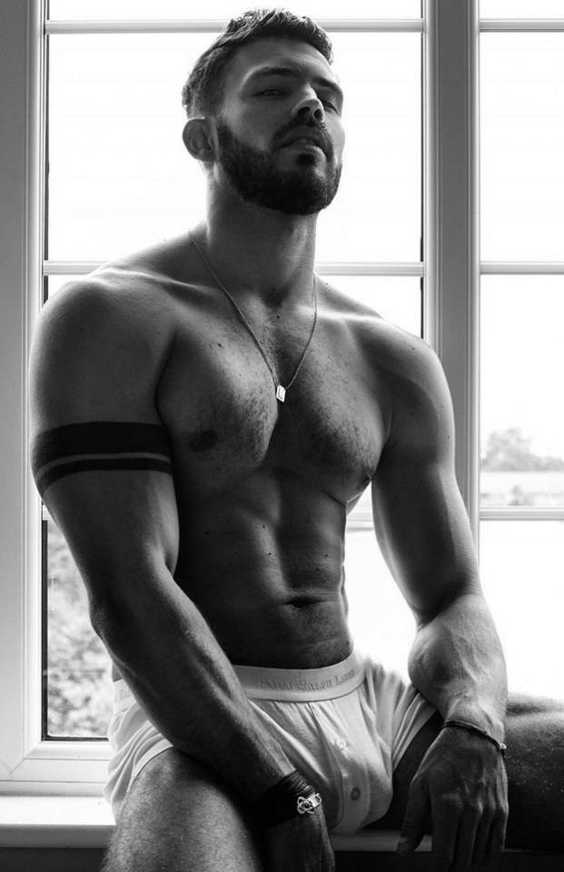 hot male 339 (18+)