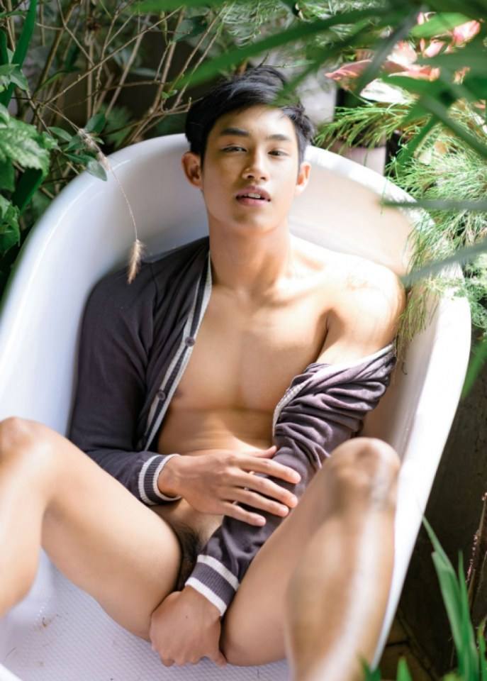 hot male 339 (18+)