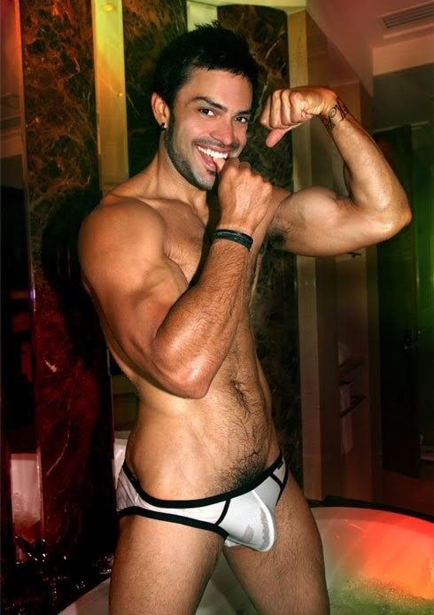 hot male 339 (18+)