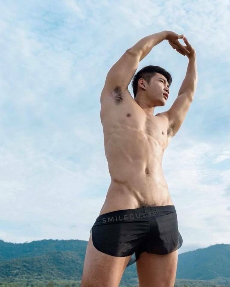 hot male 339 (18+)