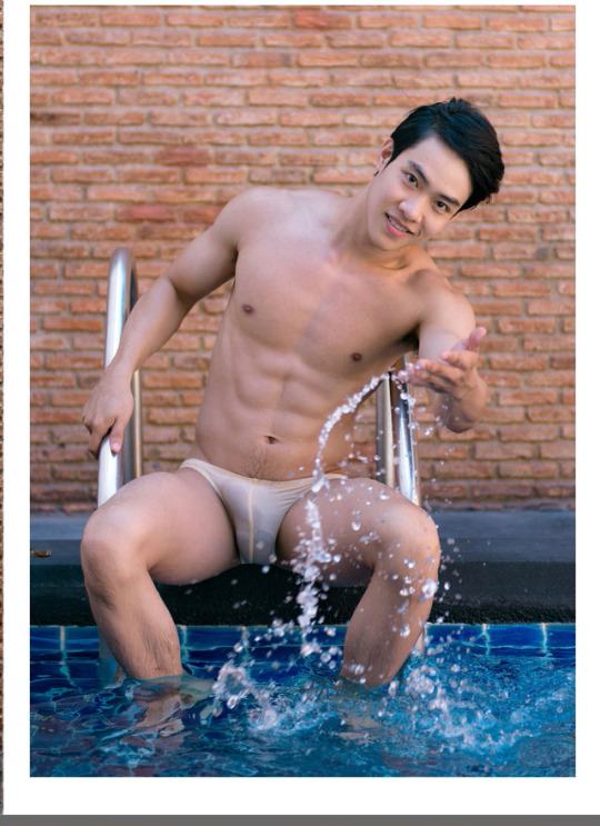 ถอดโชว์เรือนร่าง 2023