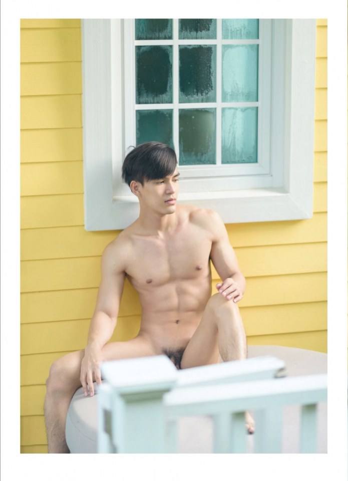 ถอดโชว์เรือนร่าง 2032