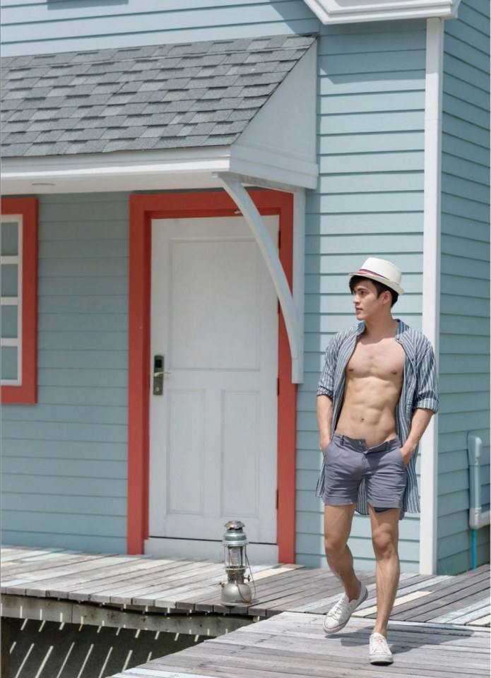 ถอดโชว์เรือนร่าง 2032