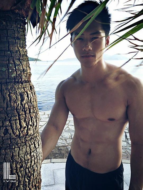 ถอดโชว์เรือนร่าง 2033