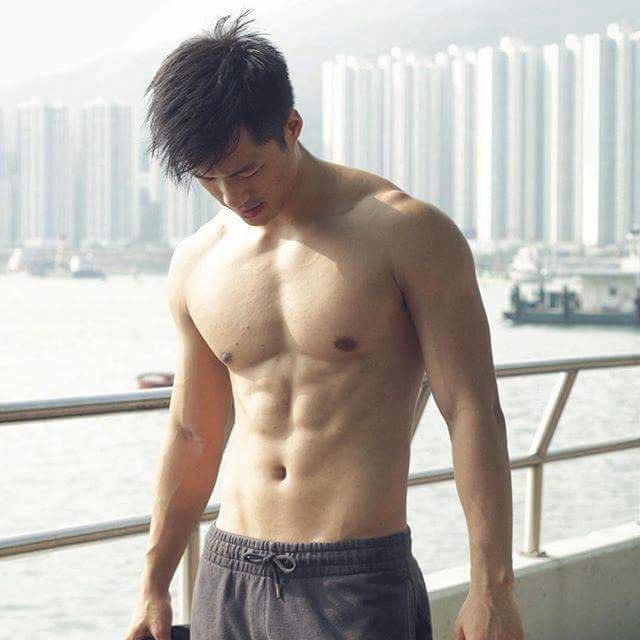 ถอดโชว์เรือนร่าง 2033