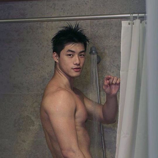 ถอดโชว์เรือนร่าง 2034