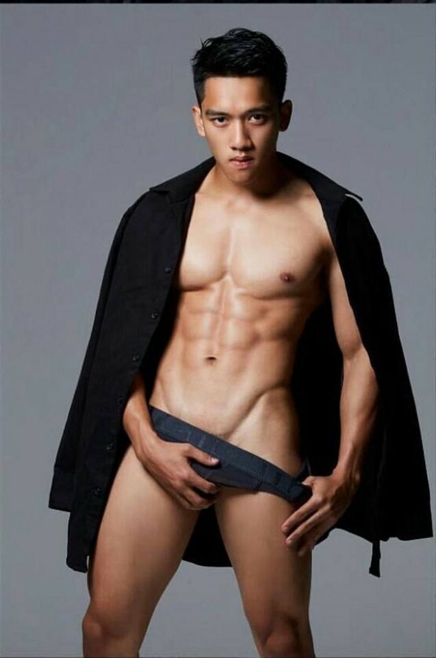 hot male 340 (18+)