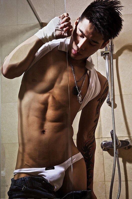 hot male 341 (18+)