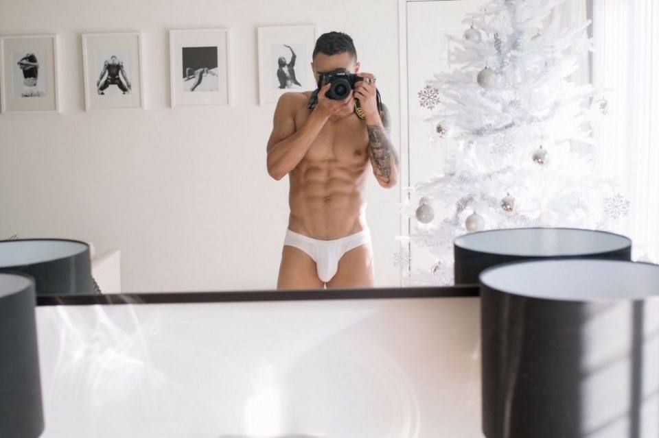hot male 341 (18+)