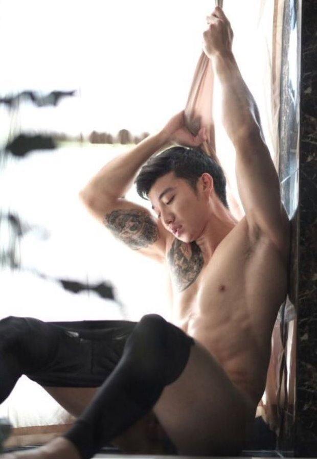 hot male 341 (18+)