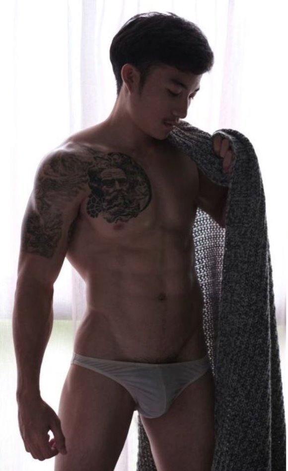 hot male 341 (18+)